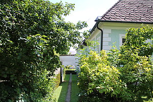 St. Martin am Ybbsfelde, Halsgraben zwischen Pfarrhof und Kirchhof