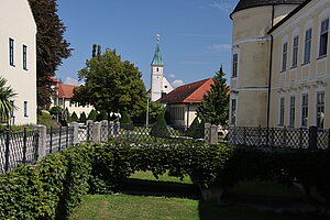 Weinzierl, Schloss Weinzierl und Schlosskapelle, Anlage des 17. Jahrhunderts, spätbarock umgestaltet