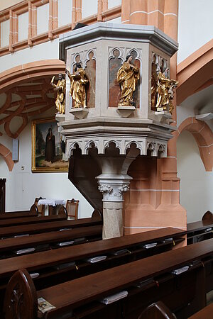 Steinakirchen am Forst, Pfarrkirche hl. Michael, neugotische Kanzel, 1912, mit Statuen der Vorgängerkanzel