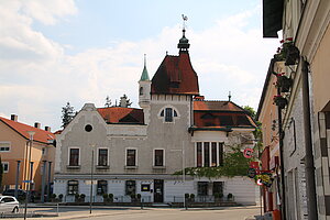 Wilhelmsburg, Obere Hauptstraße Nr. 25, ehem. Villa des Fabrikanten Flesch, Bausubstanz 16./17. Jh., 1905-06 in Heimatstilformen burghaft umgestaltet