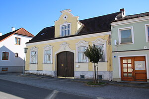 Windigsteig, typisch eingeschossige Verbauung mit Putzfassaden des 19. Jahrhunderts