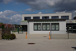 Perschling, Volksschule