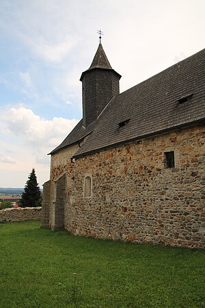 Kleinzwettl, Filialkirche hl. Jakobus der Ältere, im Kern romanische Wehrkirche mit Ringmauer