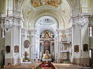 Säusenstein, Pfarrkirche hl. Donatus - Kleinsonntagberg, Neubau ab 1765 - Blick Richtung Hochaltar, Stuckausstattung von Wilhelm Kirschner und Andreas Stolz, um 1770, Fresken Johann Wenzel Bergl, 1767