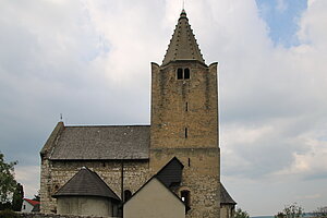 Michelstetten, Pfarrkirche hl. Veit, spätromanische Wehrkirche mit frühgotischem Chorturm