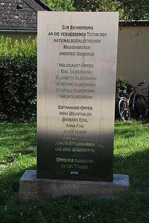 Nußdorf ob der Traisen, Gedenkstein an die Opfer des Nationalsozialismus in der Gemeinde Nußdorf an der Traisen, 2012 errichtet