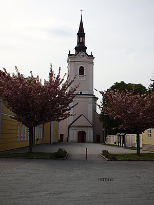 Neudorf im Weinviertel, Pfarrkirche hl. Nikolaus am Hauptplatz