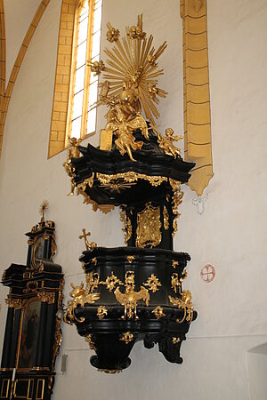 Aggsbach Dorf, ehem. Kartäuserkirche, Rokoko-Hängekanzel aus der Dominikanerkirche in Krems. Johann Baptist Peran, 3. Viertel 18. Jh.