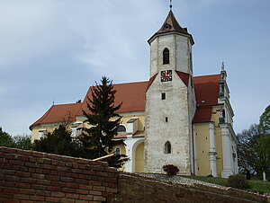 Falkenstein, Pfarrkirche hl. Jakobus d. Ältere, frühbarocker Saalbau, mittelalterlicher Wehrturm