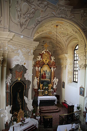 Rosenau-Schloss, Schloss- und Pfarrkirche hll. Dreifaltigkeit, barocker Zentralbau 1739 geweiht, 1767-68 Zubau der Querarme und der Sakristei