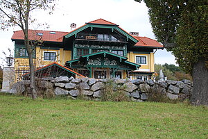 Tullnerbach, typische Villenarchitektur