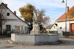 Albrechtsberg an der Großen Krems, Brunnen mit Hl. Florian, 1757 bezeichnet