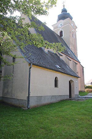 Kottes, Pfarrkirche Maria Himmelfahrt, gotischer Bau mit romanischen Bauteilen