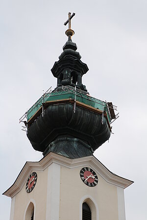 Aschbach, der Turm der Pfarrkirche erhält ein neues Kupferdach