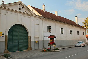 Großschweinbarth, Meierhof des Schlosses, Emde 18. Jh.