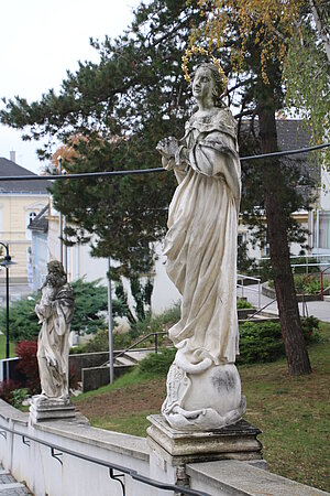 Wolkersdorf, Pfarrkirche hl. Margaretha, Maria Immaculata vom Stiegenaufgang, 1727