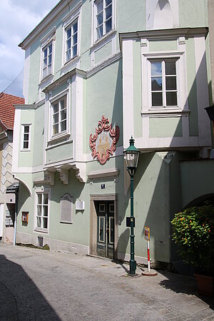 Ybbs an der Donau, Kirchengasse Nr. 6: ab 16. Jahrhundert Salzamt, 1827 aufgelassen