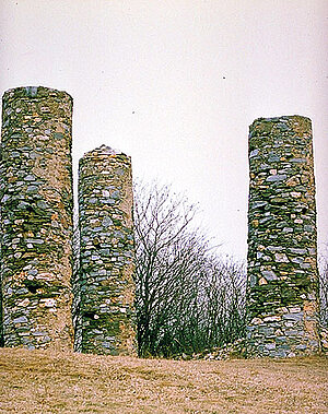Galgensäulen auf dem Galgenberg bei Messern