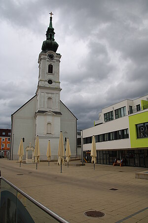 Pöchlarn, Pfarrkirche Mariae Himmelfahrt, im Kern spätgotischer Bau, 1766-68 von Johann Michael Ehmann barockisiert