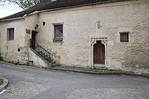 Mistelbach, Barnabitengasse Nr. 8: Benefiziatenhaus, Stiftung von 1419