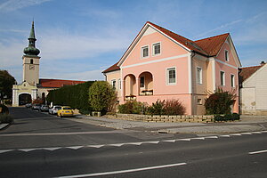Rohrau, Blick auf Pfarrkirche