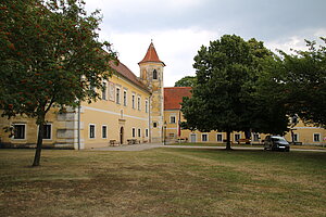 Atzenbrugg, Schloss Atzenbrugg, Gebäudekomplex