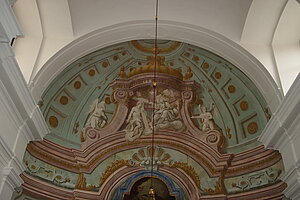 Inzersdorf ob der Traisen, Pfarrkirche hl. Petrus, Altarraum mit illusionistischen Fresken, Ende 18. Jh.