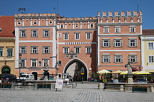 Retz, Hauptplatz, Nr. 1, 2 und 34, sog. Verderberhaus, Komplex des 16. Jh.s