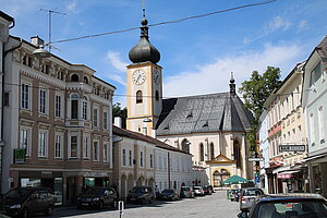 Waidhofen an der Ybbs, Oberer Stadtplatz miz der Stadtpfarrkirche