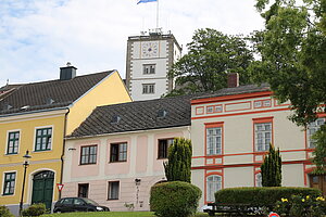 Weitra, Blick vom Rathausplatz auf das Schloss