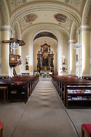 Schrems, Pfarrkirche Mariae Himmelfahrt, Kircheninneres