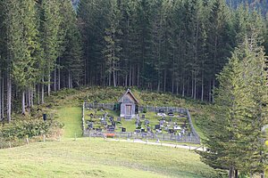 Lahnsattel, Friedhof