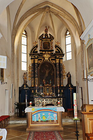 Gansbach, Pfarrkirche hl. Bartholomäus, Blick in den Chorraum