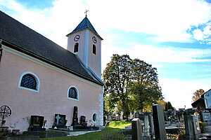 Waidmannsfeld, Pfarrkirche Mariae Himmelfahrt, im Kern romanische Saalkirche, nach Zerstörungen durch die Osmanen 1683 und Brand 1762 erneuert