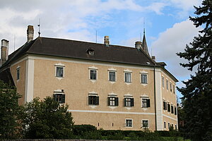 Mühlbach am Manhartsberg, Schloss, erhöht in der Ortsmitte, um 1600 Schlossneubau