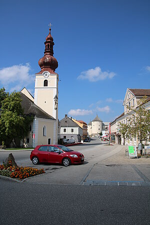 Ottenschlag, Oberer Markt, Blick Richtung Pfarrkirche