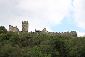 Spitz, Ruine Hinterhaus, Anlage des 12. und 13. Jh.s, im 15. Jh. ausgebaut