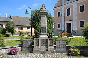 Eggern, Kriegerdenkmal am Hauptplatz