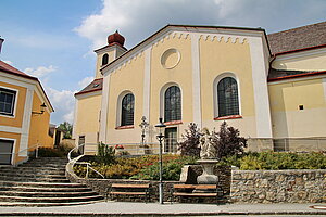 Kautzen, Pfarrkirche hl. Jakobus der Ältere, Barockbau, 1867-1870 erweitert, Turm von 1806/07