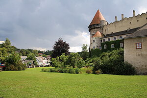 Wasserschloss Heidenreichstein mit vorgelagertem Burggarten