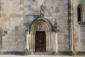 Stift Heiligenkreuz, Stiftskirche, Eingangsportal