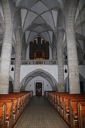 Melk, Pfarrkirche Pfarrkirche Mariä Himmelfahrt, spätgotische Staffelhallenkirche, Blick gegen Orgelempore