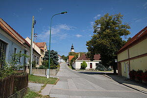 Altruppersdorf, Blick Richtung Kirchenweg