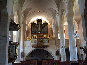 Einblick in das Langhaus, Orgel (1912)