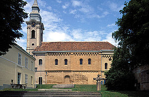 Schöngrabern, Kirche