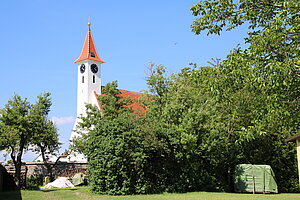 Neidling, Pfarrkirche Hll. Petrus und Paulus, erhöht im Süden des Ortes