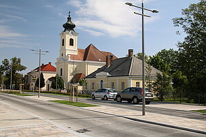 Theresienfeld, Hauptplatz