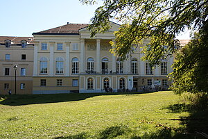 Maria Enzersdorf, Schloss Liechtenstein, ab 1820/22 ausgebaut