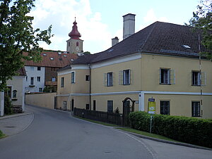 Maria Anzbach, Schmiedgasse Nr. 1: "Grafenhaus", Renaissancebau der 2. Hälfte des 16. Jahrhunderts