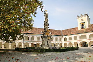 Stift Heiligenkreuz, Innerer Stiftshof